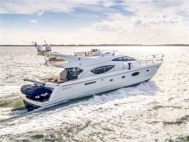 Ferretti 550 Flybridge - 4 Cabin